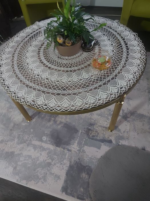 Sticla securizata pe în cadru metalic auriu