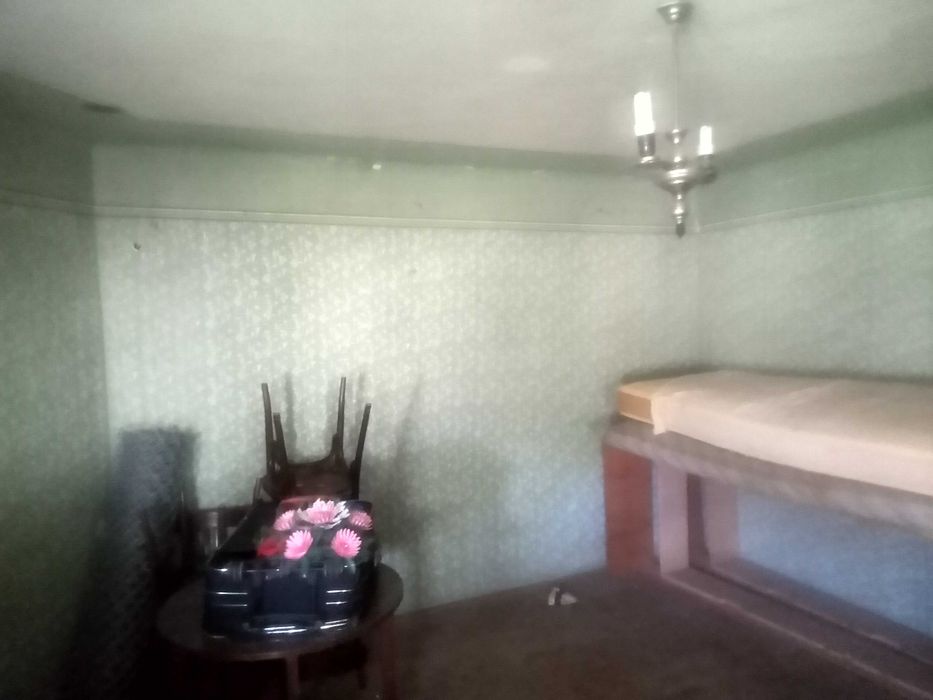 vînd casă bătrânească sat Mânerău nr  76