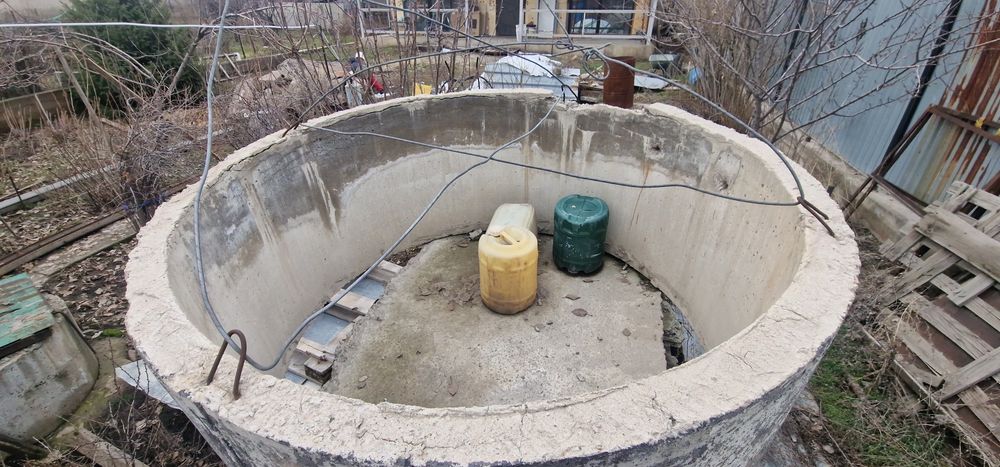 Продам бетонное кольцо 2м