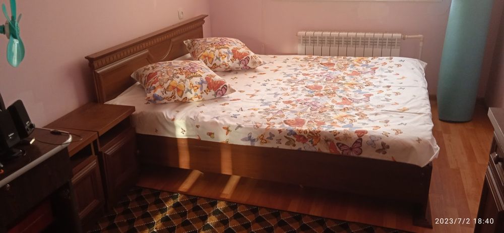 Истиклол стадиони рупарасида Уй сотилади