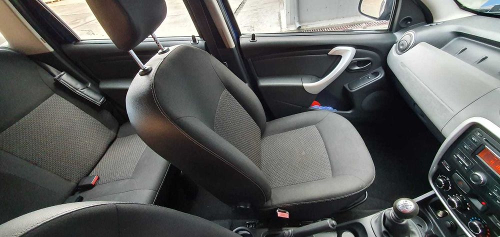 Portiera, bara fata, faruri, aripa, capota, volan, airbag Dacia Duster