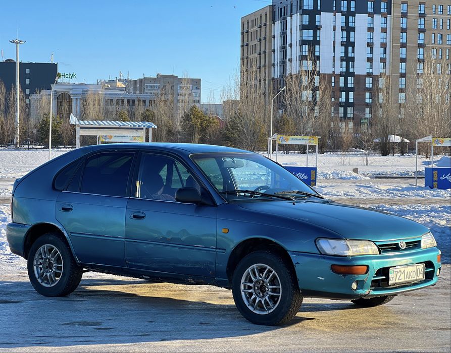 Toyota Corolla машина