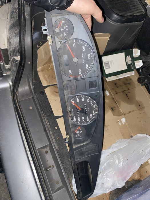 Продам приборку от ауди 100 с4