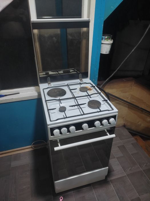 Продам плитк верх газовый духовка электрическая, все работает и функци