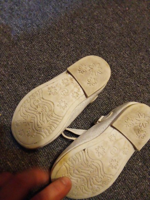 Papuci de copii în condiții bune