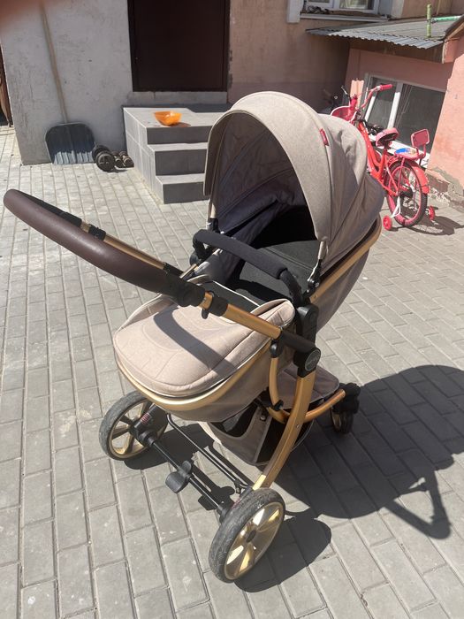 Продам детскую коляску
