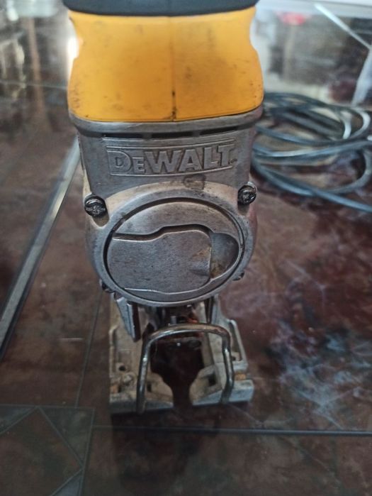 Fierastrau electric DeWalt