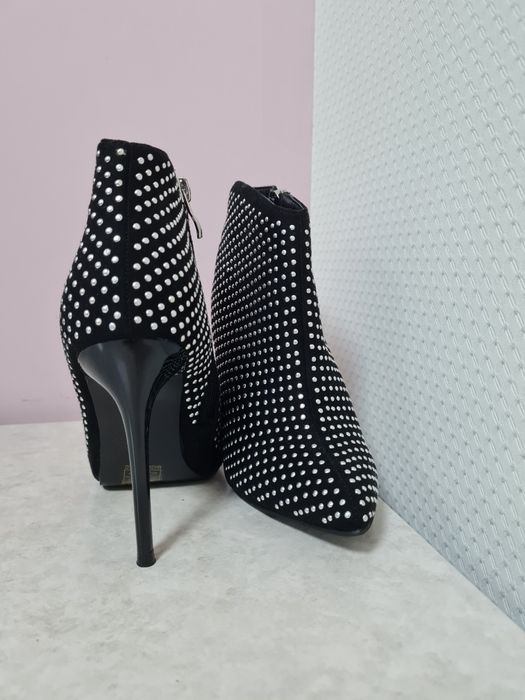 Чисто нови боти на ток