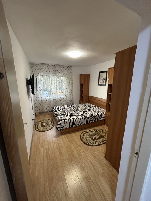 Inchiriez apartament