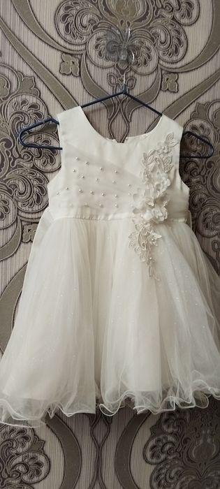 Нарядное платья для девочки