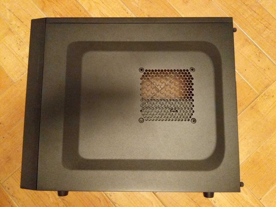 Кутия Cooler Master N200 micro ATX