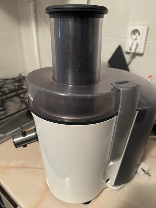 Storcator de fructe si legume Bosch MES25