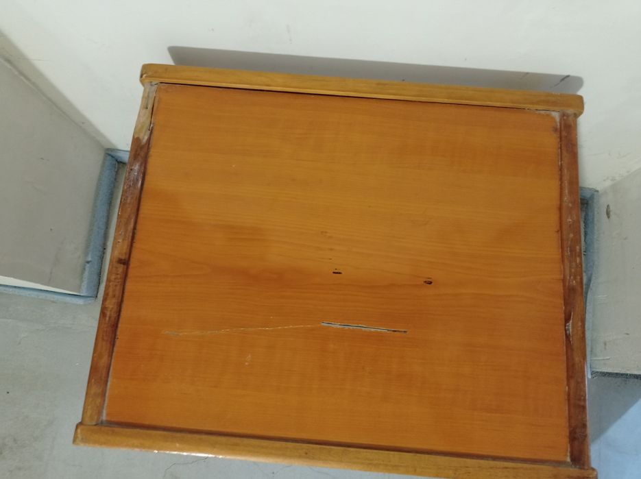 Продам детский стол