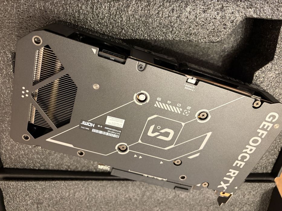 Placa Video ASUS DUAL RTX 5060 Ti OC, 8GB GDDR7 , garantie eMag