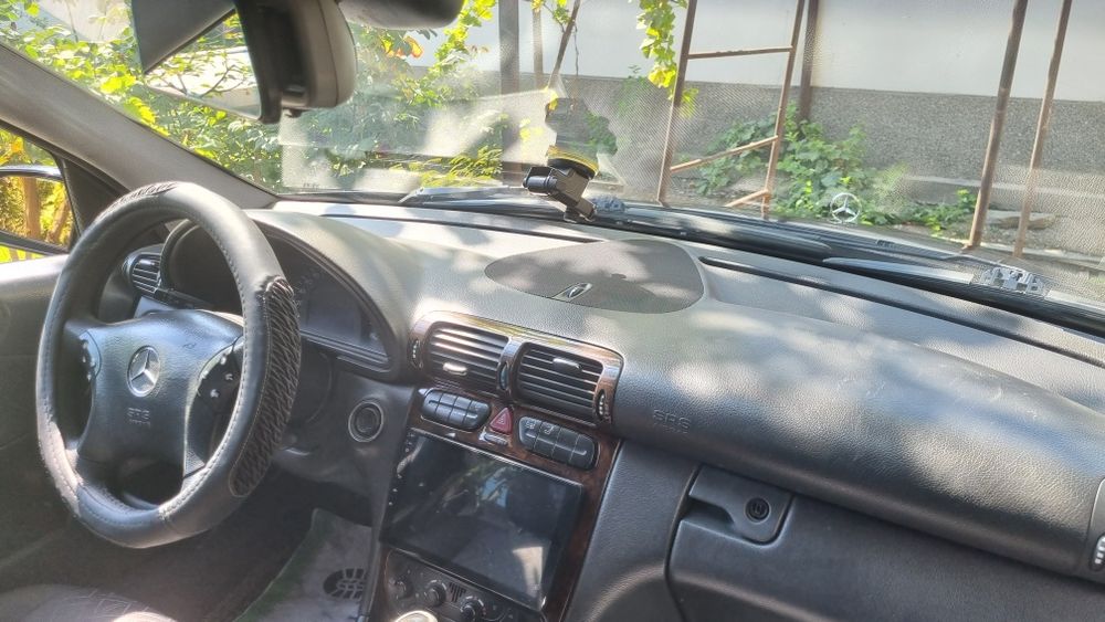 Мерседес бенц E203