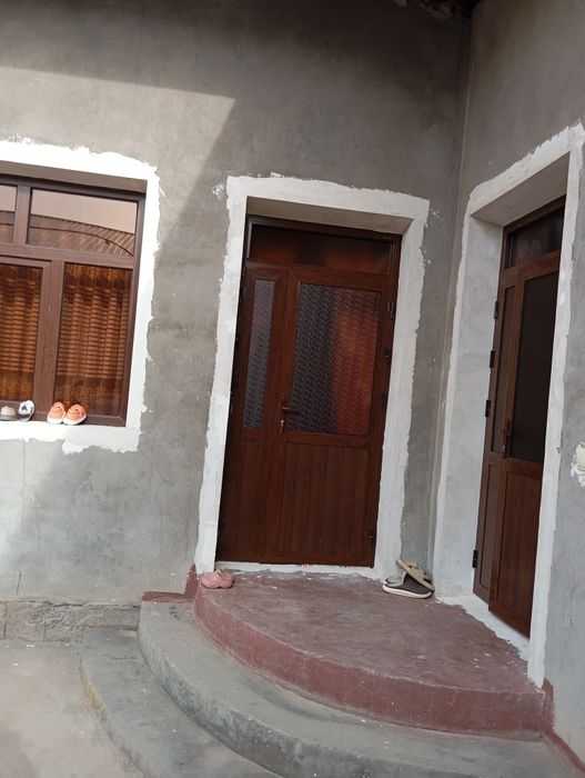 Uy sotiladi 3.7 sotix 7 ta xona