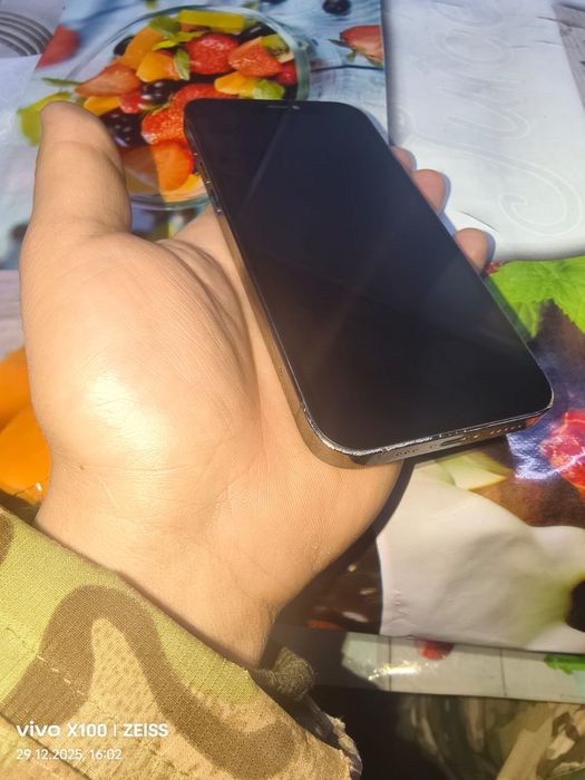 Продам айфон 12про 256г память