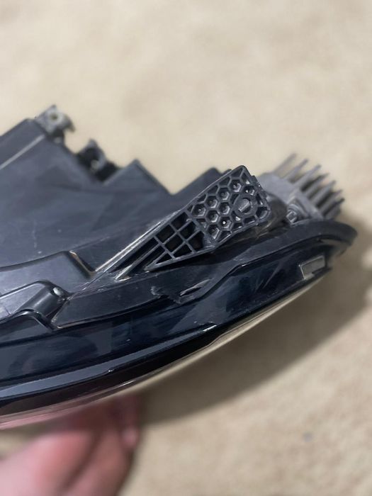 Продам фару на Шевроле монза