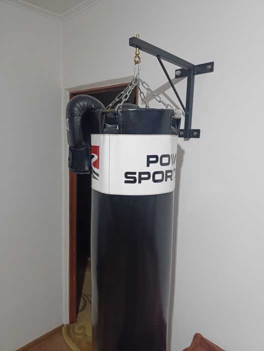 Продам грушу вместе с перчатками и с креплениями