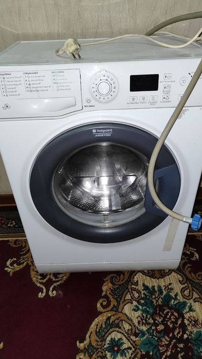 продается стиральная машина Ariston hotpoint