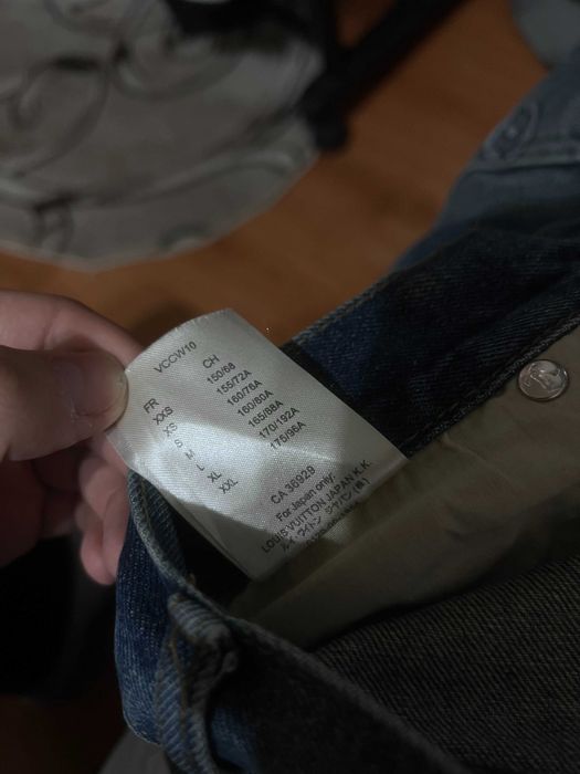 Vand Blugi Louis Vuitton Carpenter