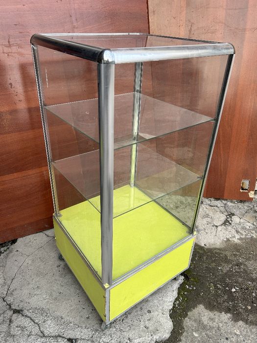 Продаётся витрина