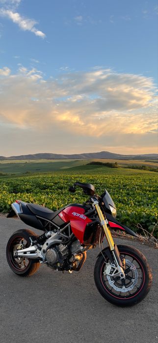 Aprilia Dorsoduro 750