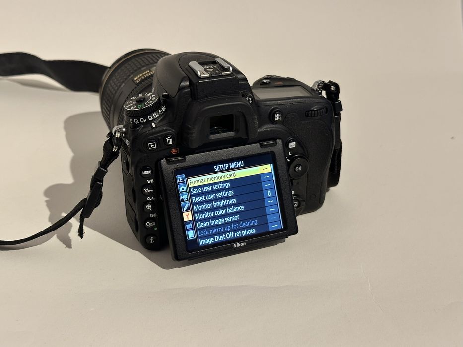 Nikon D750 + 24-120 f/4 VR Kit | 35K cadre | stare excelentă | cutie