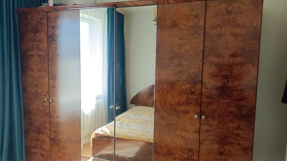 Продам спальный гарнитур СРОЧНО