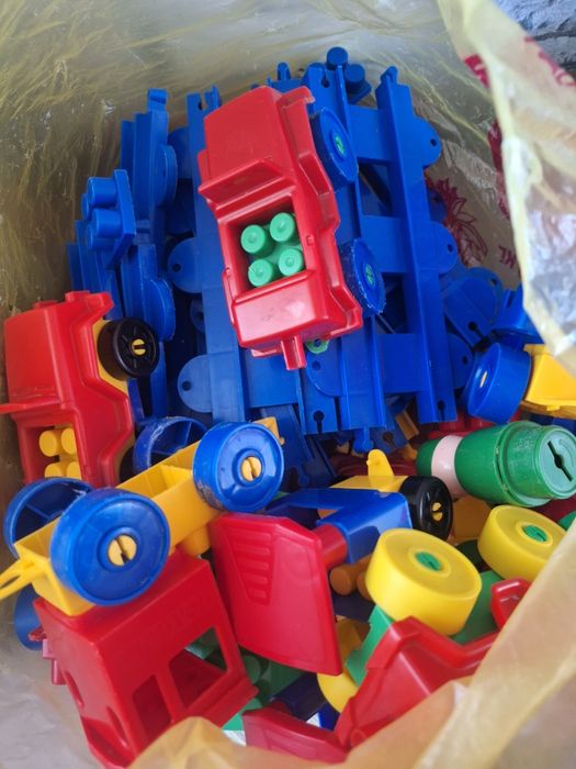 Продам игрушки для мальчика