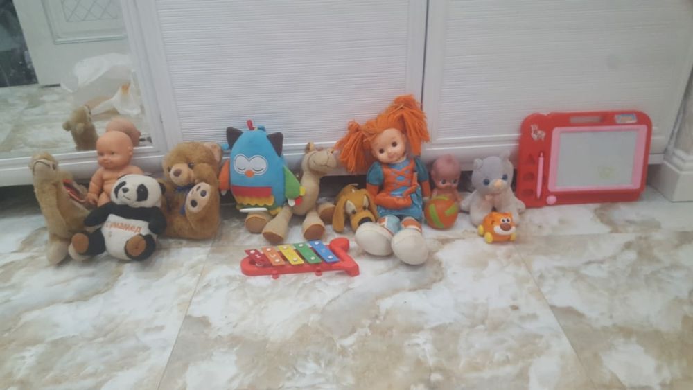 посуда 3000 куклы от 3000 ослик 4500