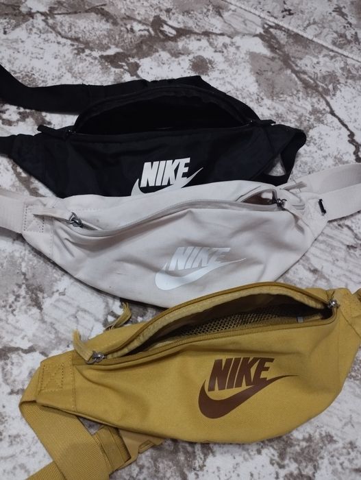 Чантички тип "банан"