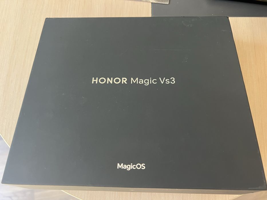 Продавам Honor Magic VS3 512/12GB