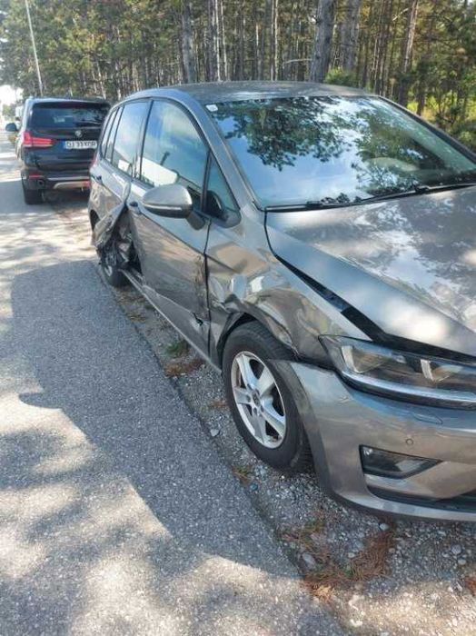 Dezmembrez Vw Sportsvan 1.6 Tdi CXXA 90 cai 5 trepte manual 118.000 km