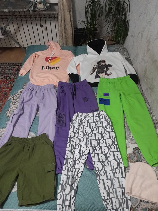 Продам пакет  вещей для девочки