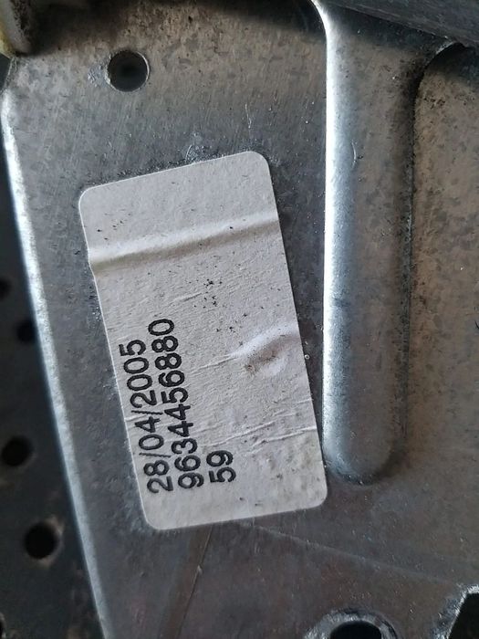 Macara geam electric dreapta fata peugeot 307 9634456880