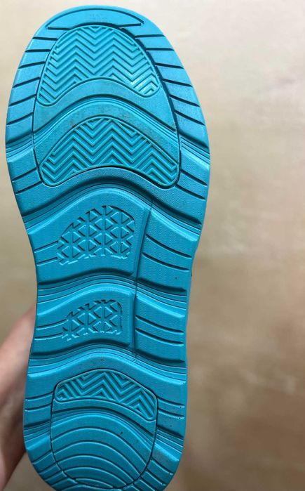 50-51 номер маратонки НОВИ