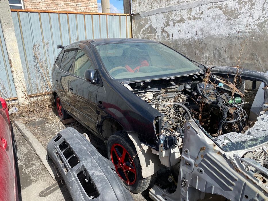 Nissan Tino Ниссан Тино на запчасти