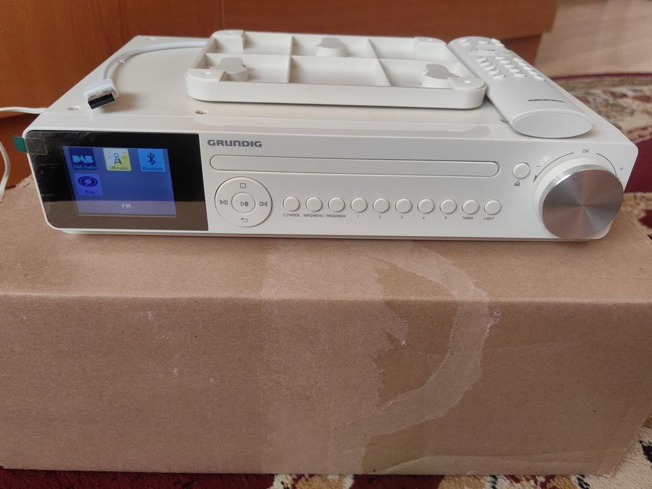 Cd-player, radio, bluetooth Grundig GKR1020 DKR 2000