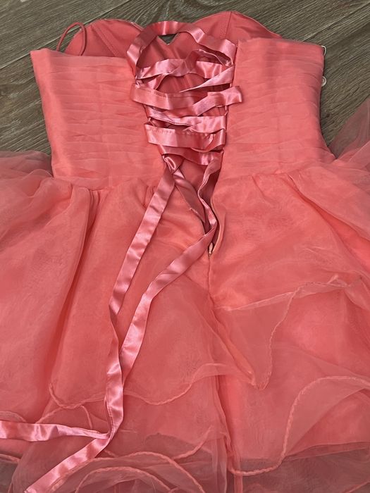 Платье розовое новое