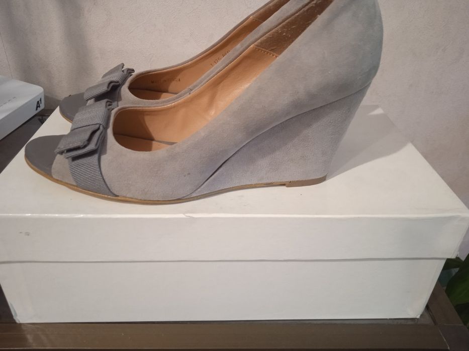 Естествен велур обувки номер 37