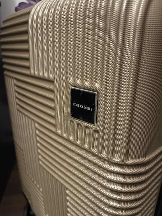 Малък куфар за ръчен багаж