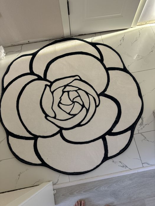 Ковер 150 в аиде розы новый