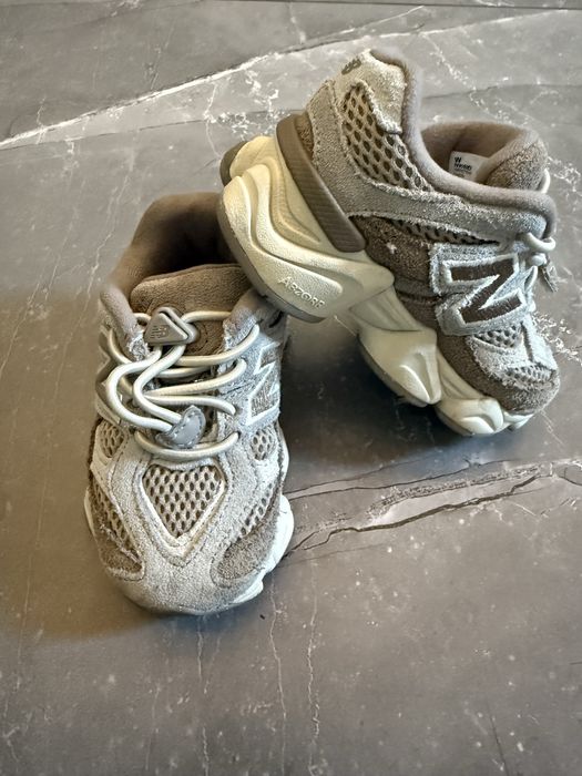 New balance 9060 бежови