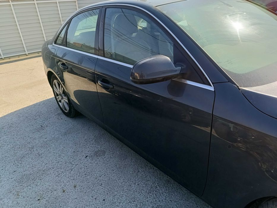 Usa stanga dreapta fata AUDI A4 B8 2.0 TDI CJCB
