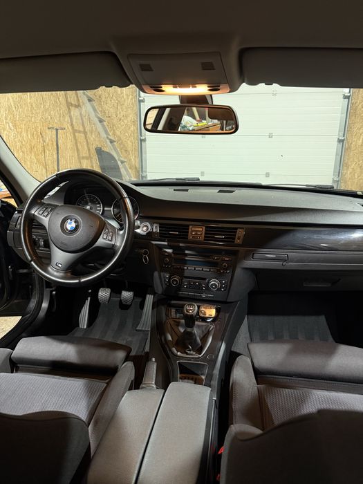 BMW E90 318i 2010