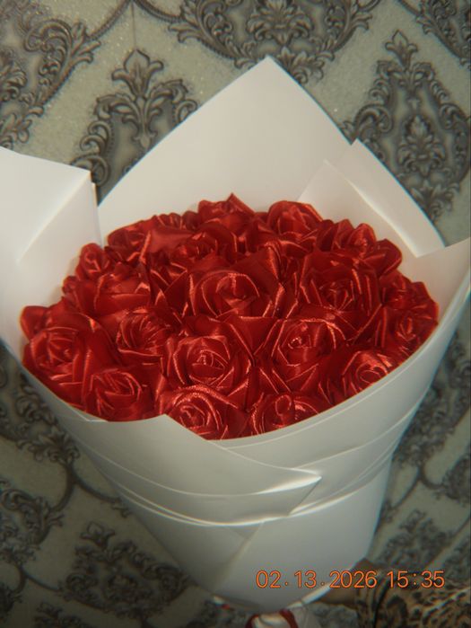 Атласные розы букет