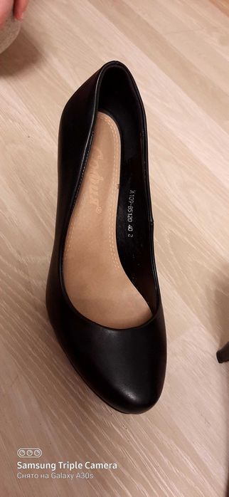 Продается женская обувь. В хорошем состоянии.