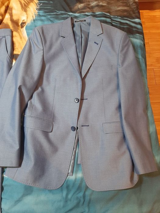 Костюм один раз одёванный