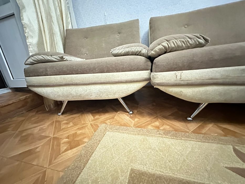 Срочно продам диван